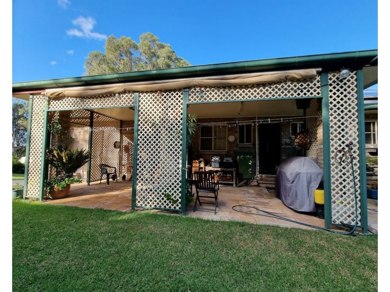 14 Railway Terrace, Crows Nest QLD 4355