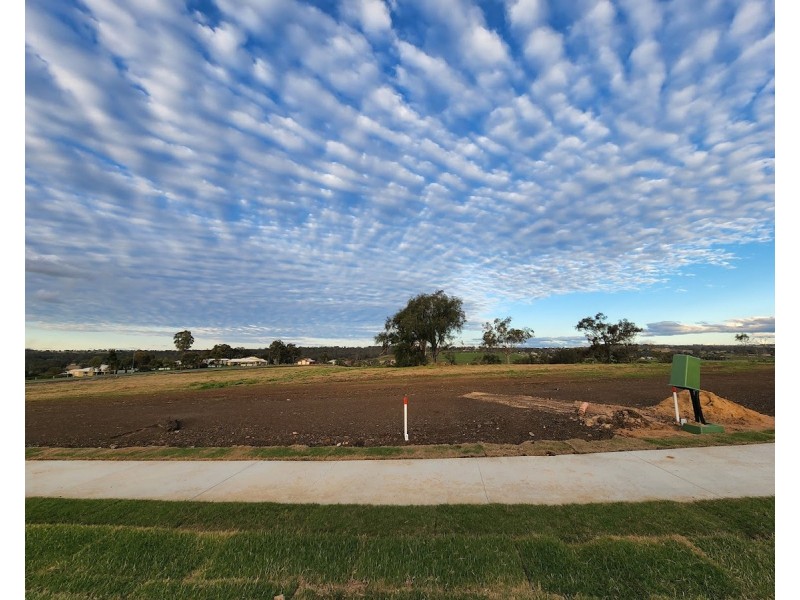 43 Aquila Drive (Eagle Heights), Meringandan West QLD 4352