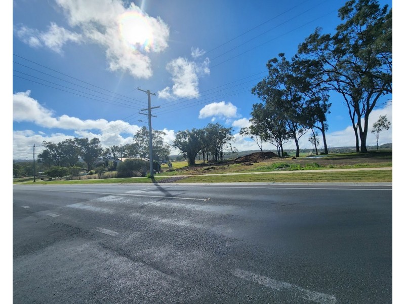43 Aquila Drive (Eagle Heights), Meringandan West QLD 4352