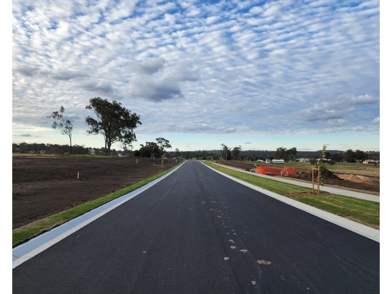 67 Aquila Drive (Eagle Heights), Meringandan West QLD 4352