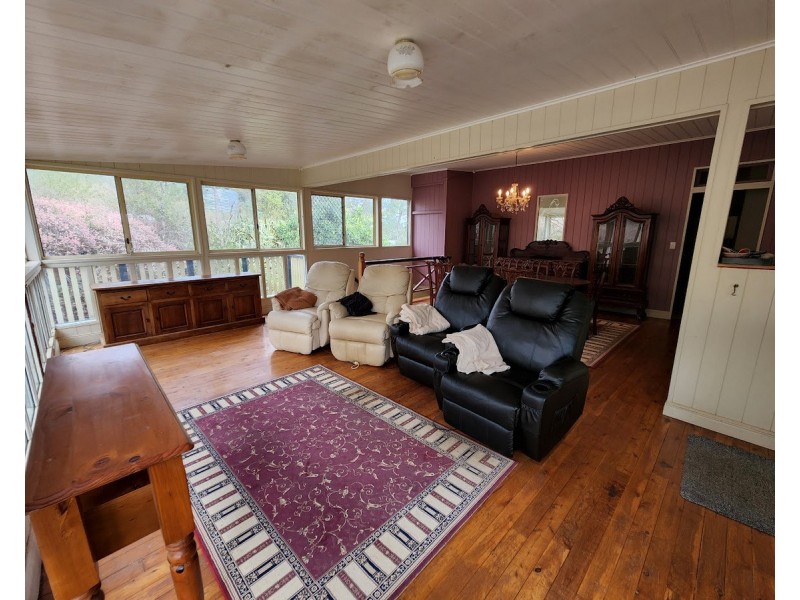 18 Nicholas Crt, Cooyar QLD 4402