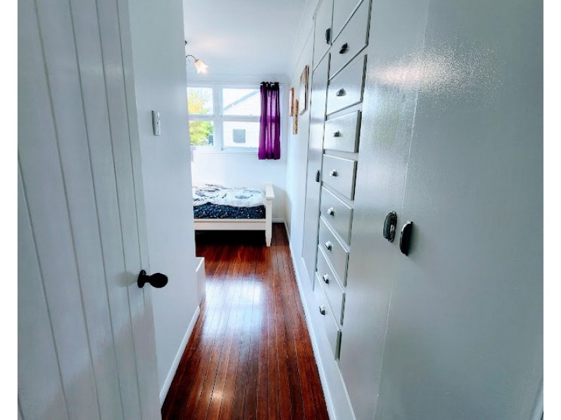 4 James Street, Crows Nest QLD 4355