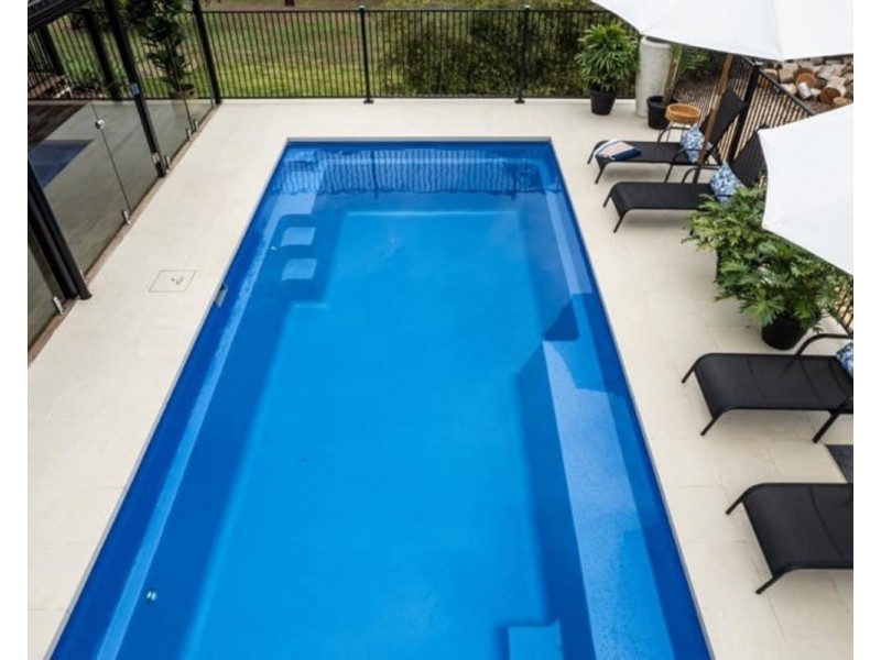 2 Clive Crescent, Withcott QLD 4352