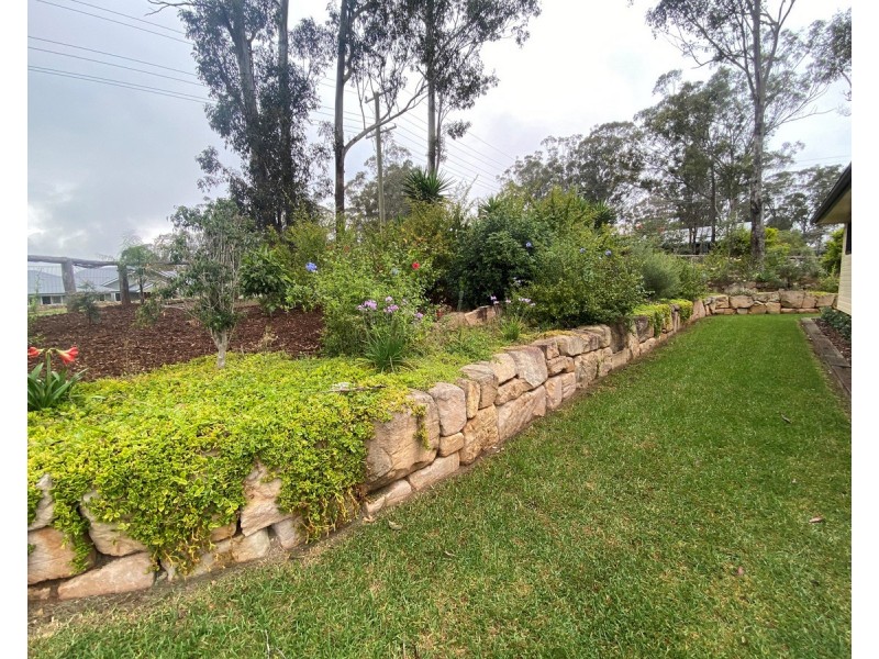2 Clive Crescent, Withcott QLD 4352