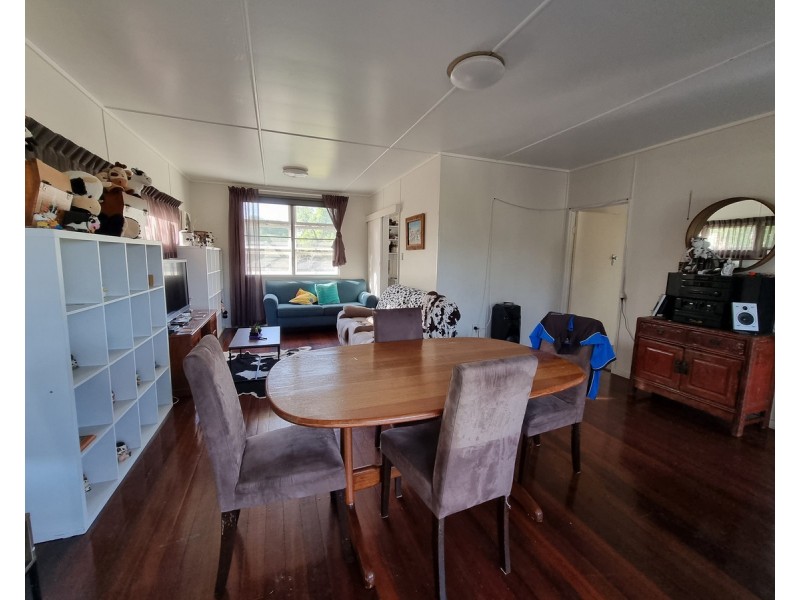 30 James Street, Crows Nest QLD 4355