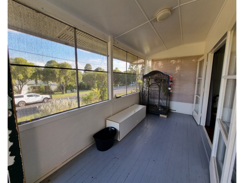 30 James Street, Crows Nest QLD 4355