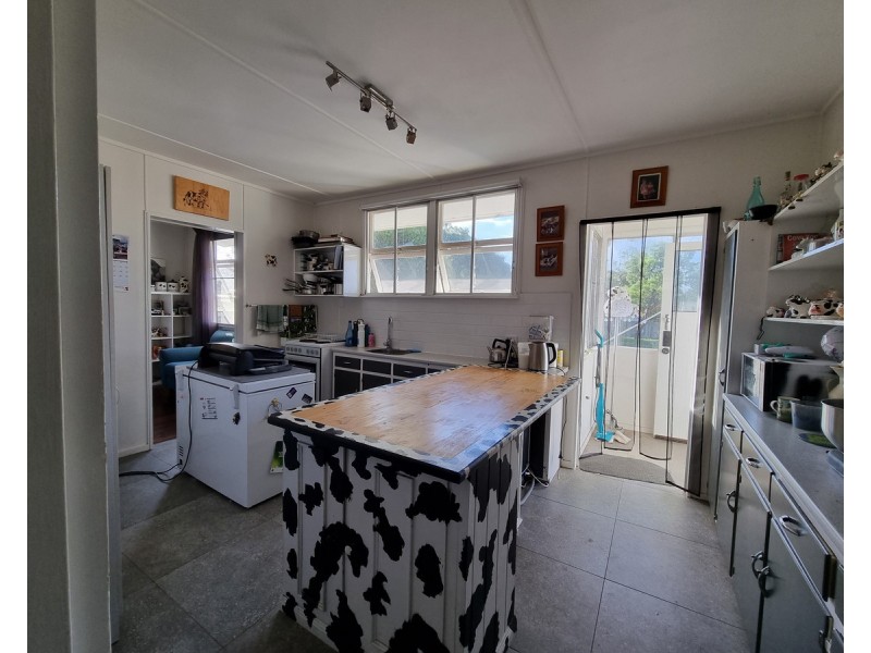 30 James Street, Crows Nest QLD 4355