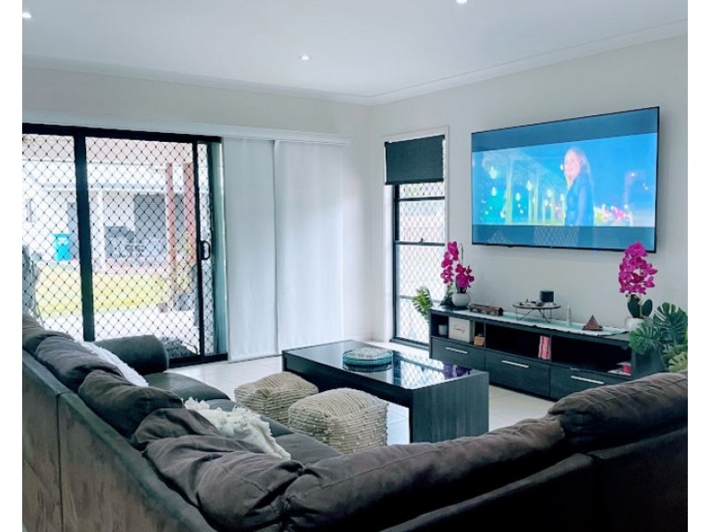 15 Kimdonn Drive, Withcott QLD 4352