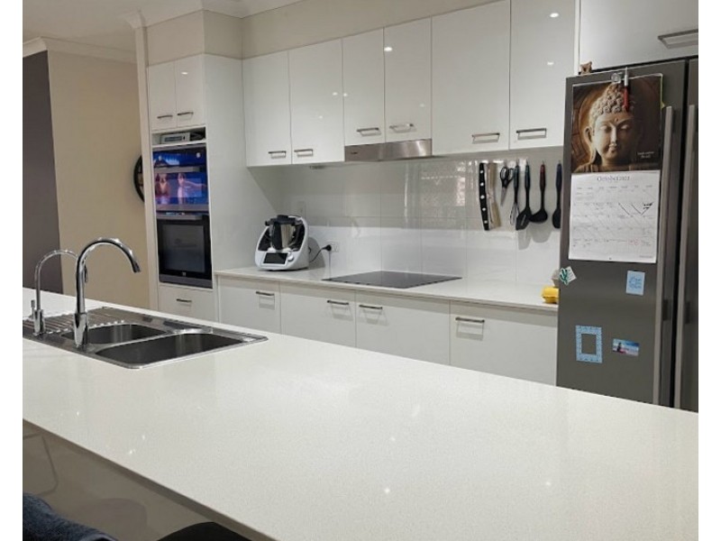 15 Kimdonn Drive, Withcott QLD 4352