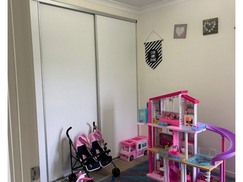 15 Kimdonn Drive, Withcott QLD 4352