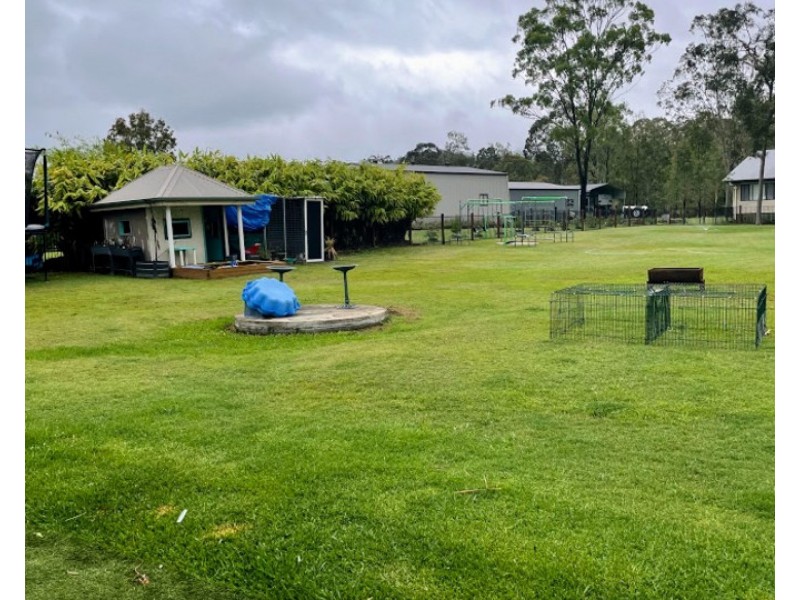 15 Kimdonn Drive, Withcott QLD 4352