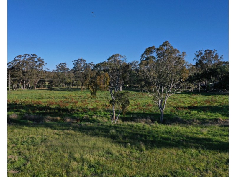 405 – 417/7534 New England Highway, Crows Nest QLD 4355