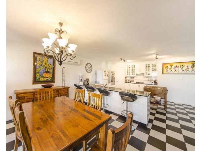 8 Legend Drive, Adare QLD 4343