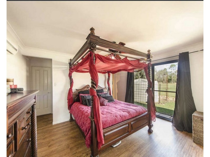 8 Legend Drive, Adare QLD 4343