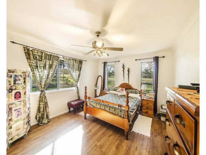 8 Legend Drive, Adare QLD 4343