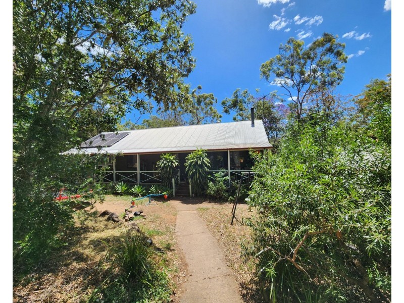 20 Gordon Crescent, Withcott QLD 4352