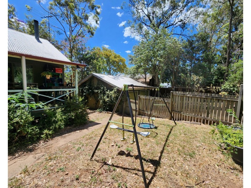 20 Gordon Crescent, Withcott QLD 4352