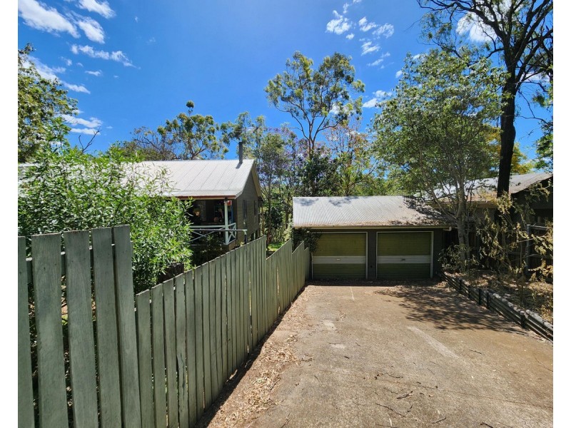 20 Gordon Crescent, Withcott QLD 4352
