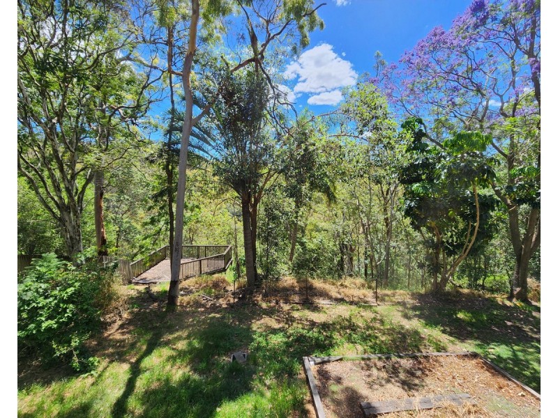 20 Gordon Crescent, Withcott QLD 4352