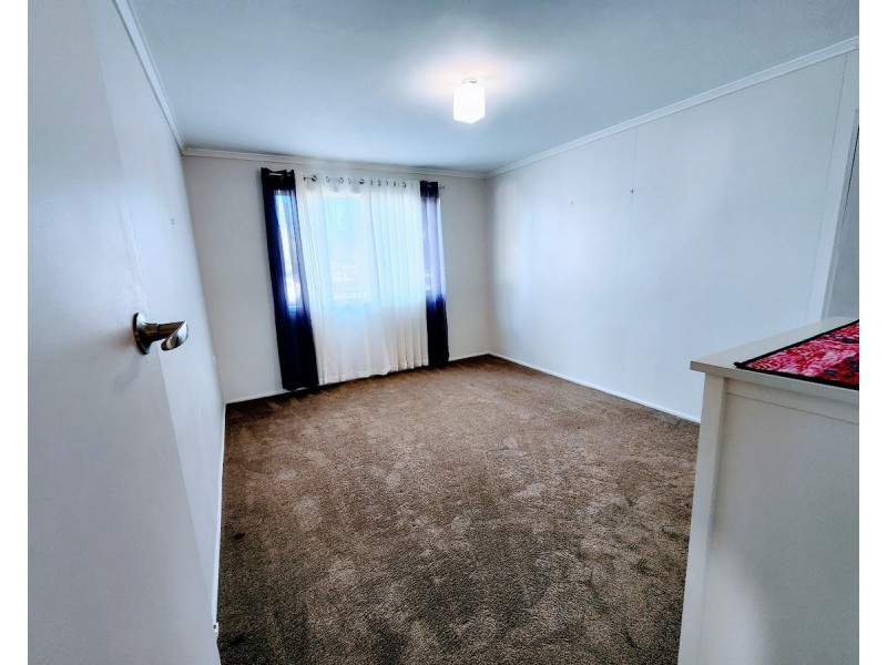 8 Nolan Street, Crows Nest QLD 4355