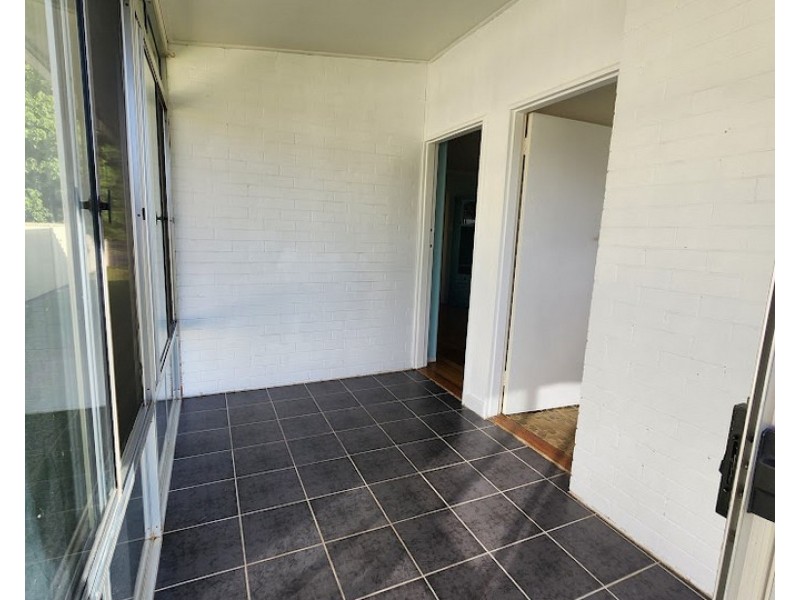 8 Nolan Street, Crows Nest QLD 4355