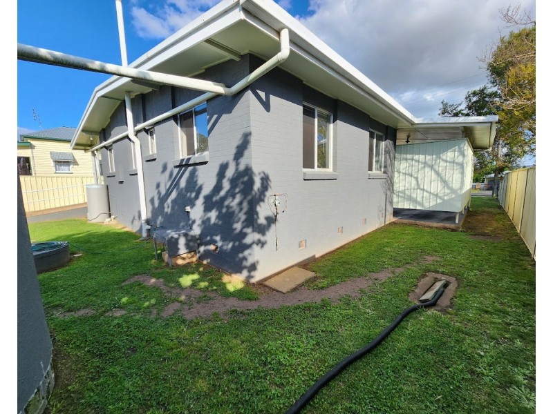 8 Nolan Street, Crows Nest QLD 4355