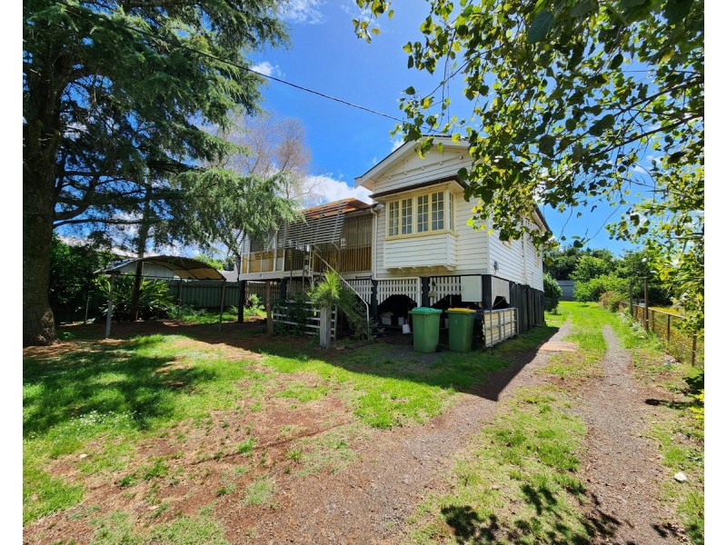2 Link Street, North Toowoomba QLD 4350