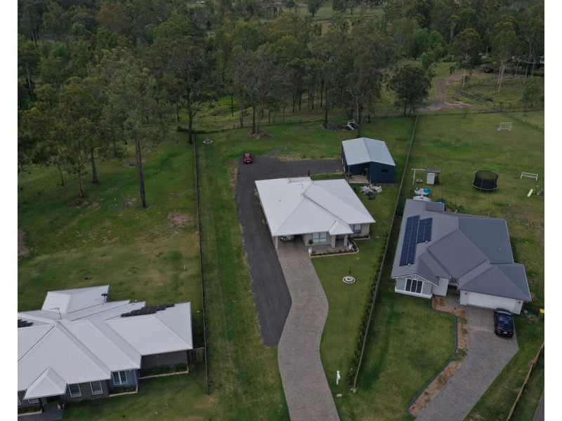 9 Pamela Court, Withcott QLD 4352