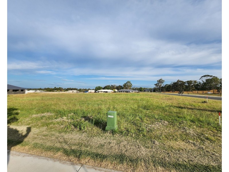 84 Parkridge Drive, Withcott QLD 4352