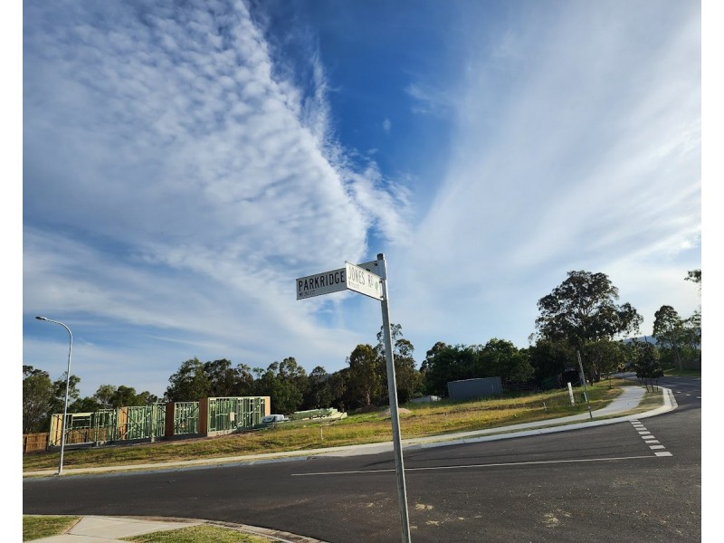 84 Parkridge Drive, Withcott QLD 4352