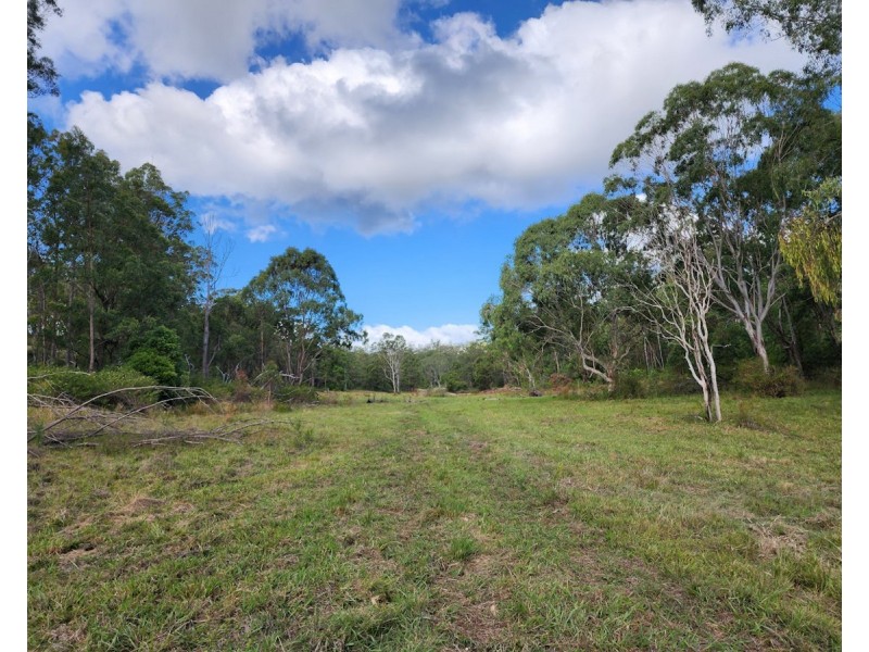 3 Ravensbourne Dip Road, Ravensbourne QLD 4352