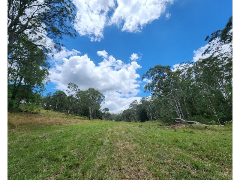 3 Ravensbourne Dip Road, Ravensbourne QLD 4352