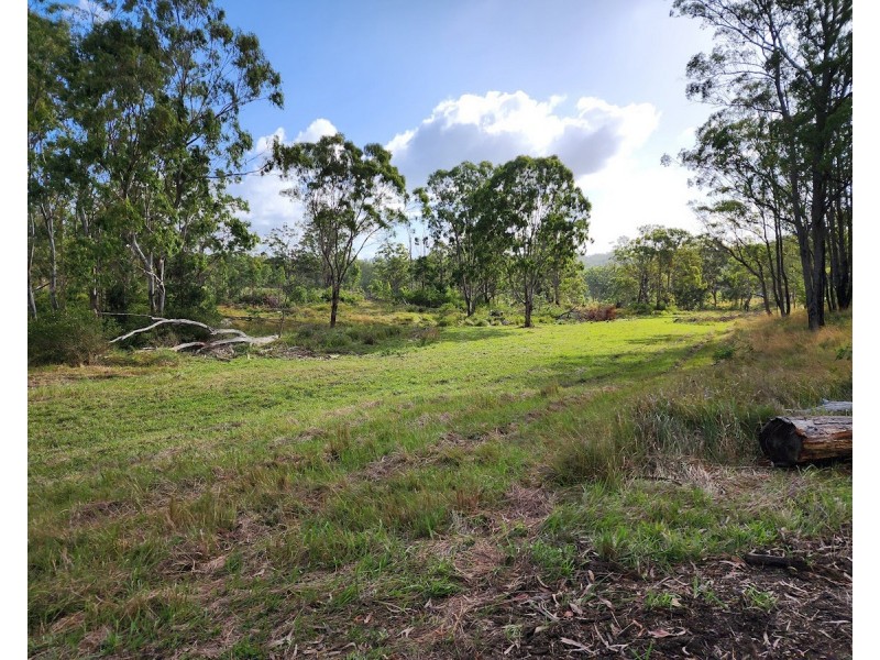 3 Ravensbourne Dip Road, Ravensbourne QLD 4352