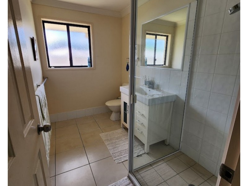 18 Clarence Street, Cooyar QLD 4402