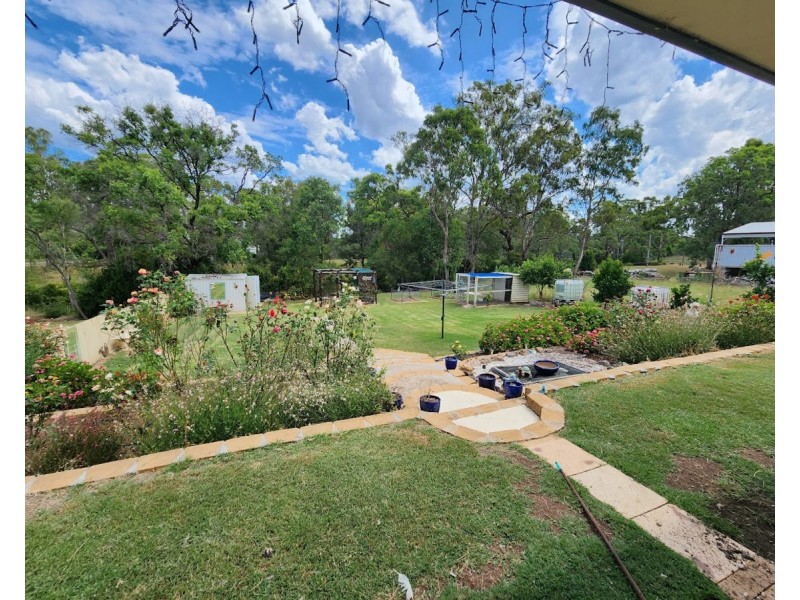 18 Clarence Street, Cooyar QLD 4402