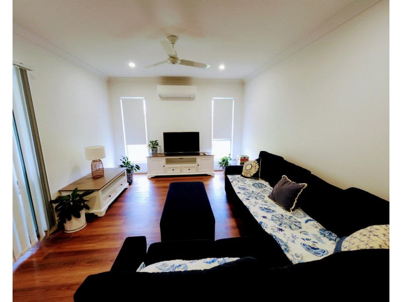 9 Pamela Court, Withcott QLD 4352