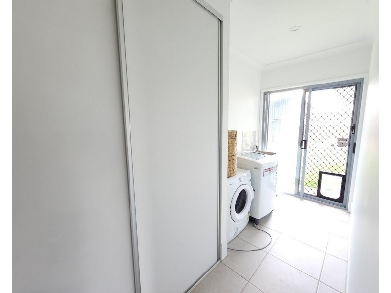 9 Pamela Court, Withcott QLD 4352