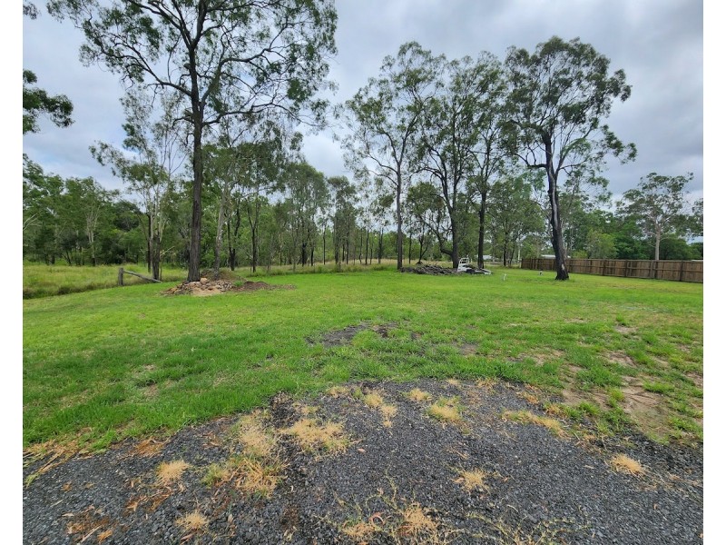 9 Pamela Court, Withcott QLD 4352