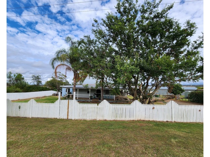 25 King Street, Goombungee QLD 4354