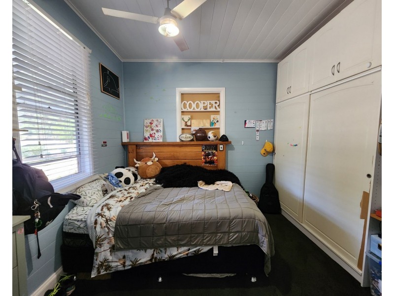 25 King Street, Goombungee QLD 4354