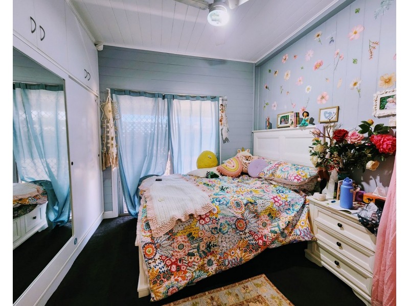 25 King Street, Goombungee QLD 4354