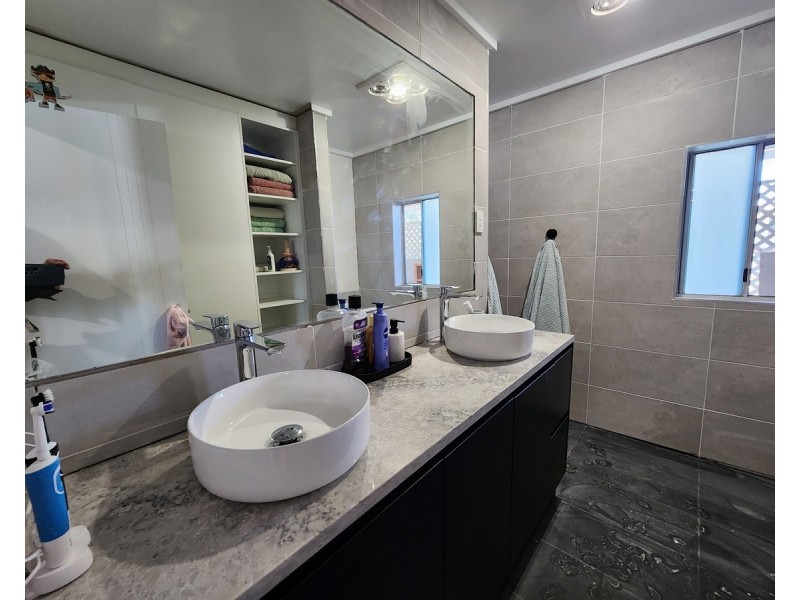 25 King Street, Goombungee QLD 4354