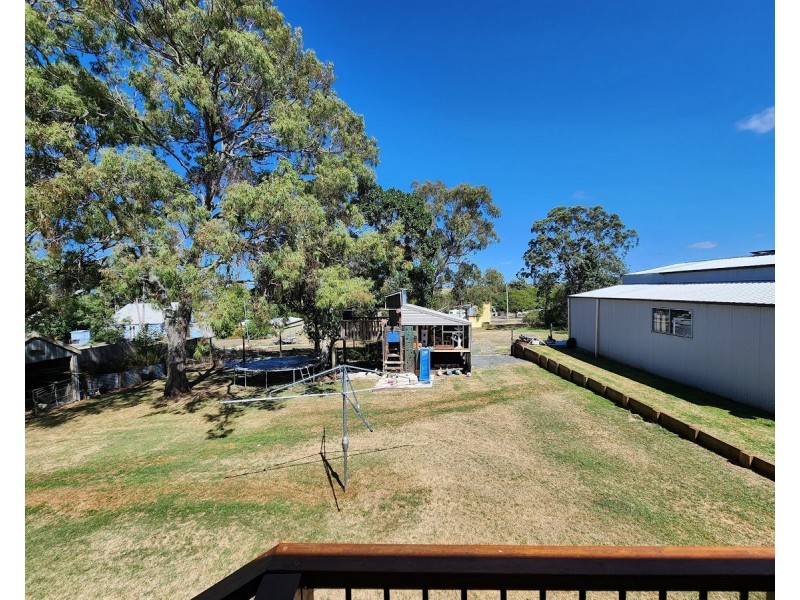 25 King Street, Goombungee QLD 4354
