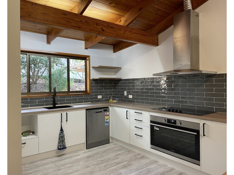11 Woodland Crescent, Withcott QLD 4352