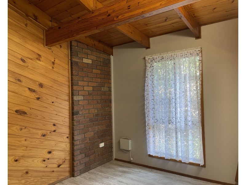 11 Woodland Crescent, Withcott QLD 4352