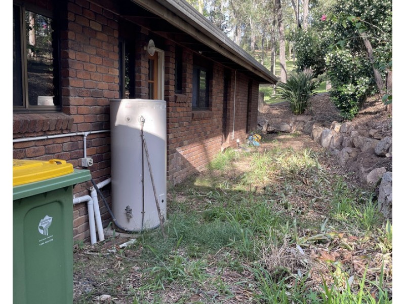 11 Woodland Crescent, Withcott QLD 4352