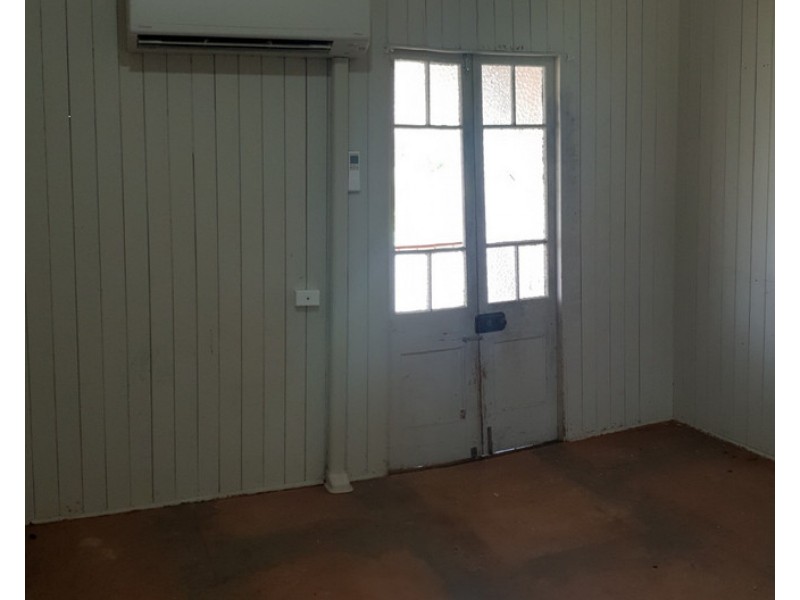 14 Boyle Street, Monto QLD 4630