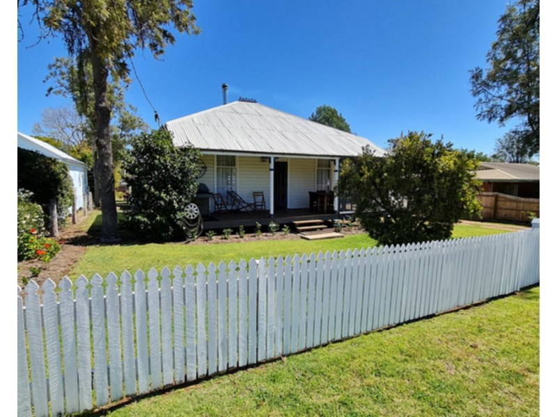 5 King Street, Goombungee QLD 4354