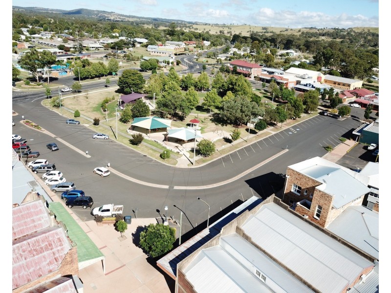 3/2 Charlotte Street, Crows Nest QLD 4355