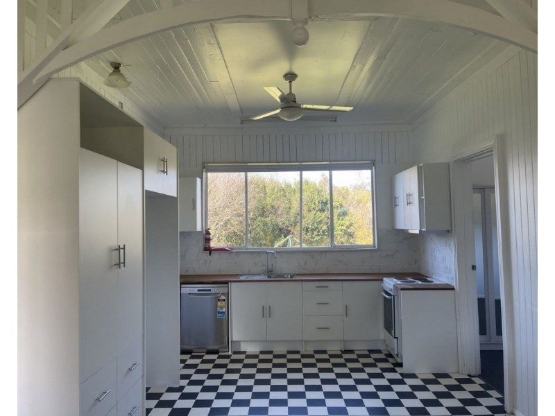 2 Glasgow Street, North Toowoomba QLD 4350